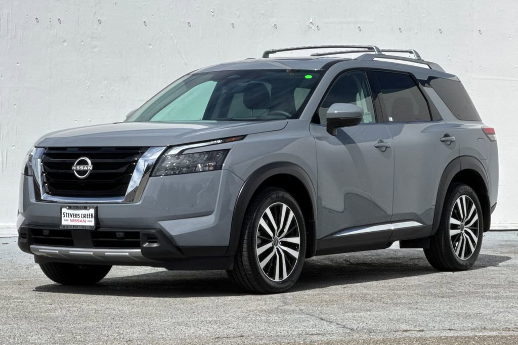 Used 2025 Nissan Pathfinder Platinum w/ Cargo Package AWD/4WD image 7