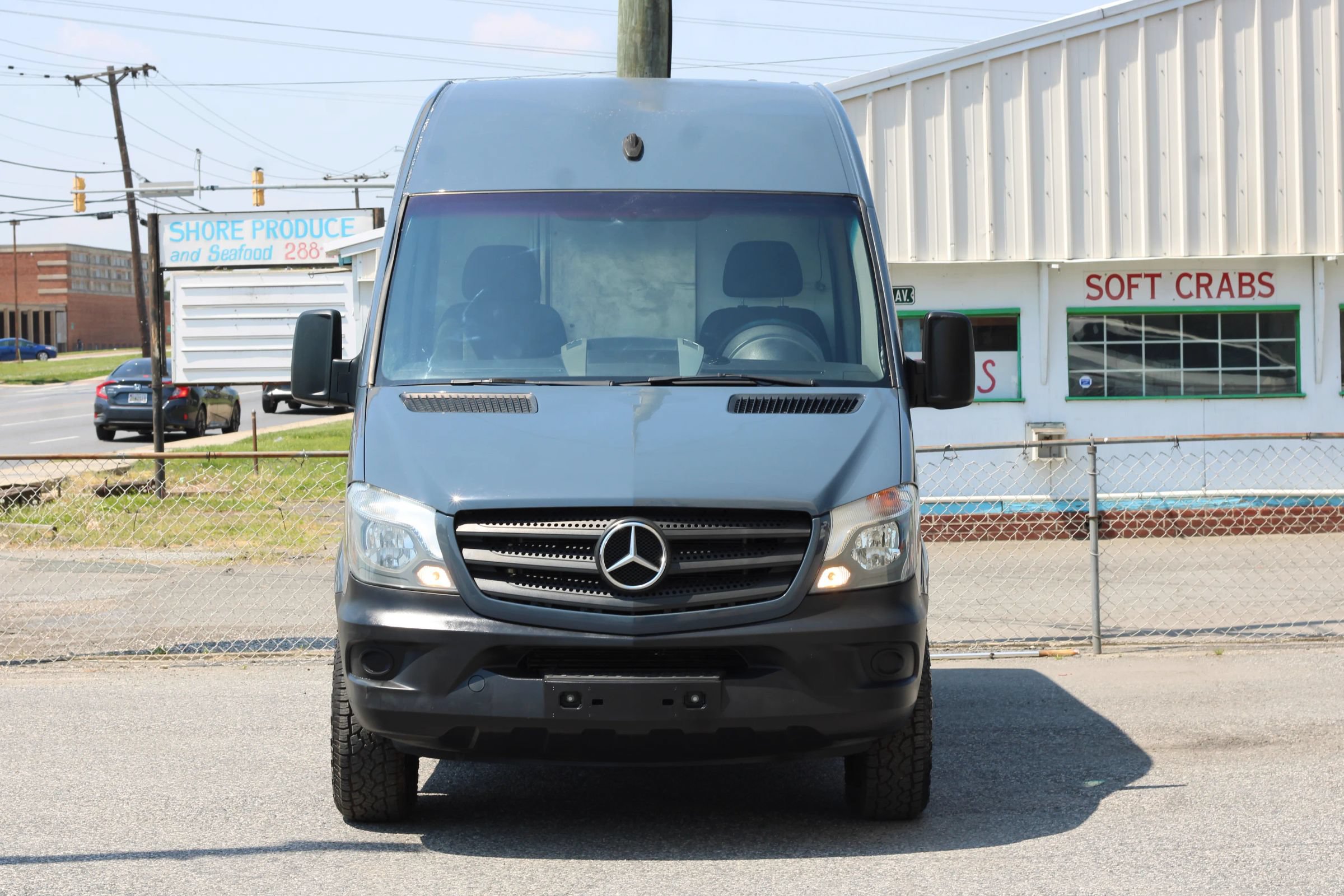 Used 2018 Mercedes-Benz Sprinter 2500 image 2