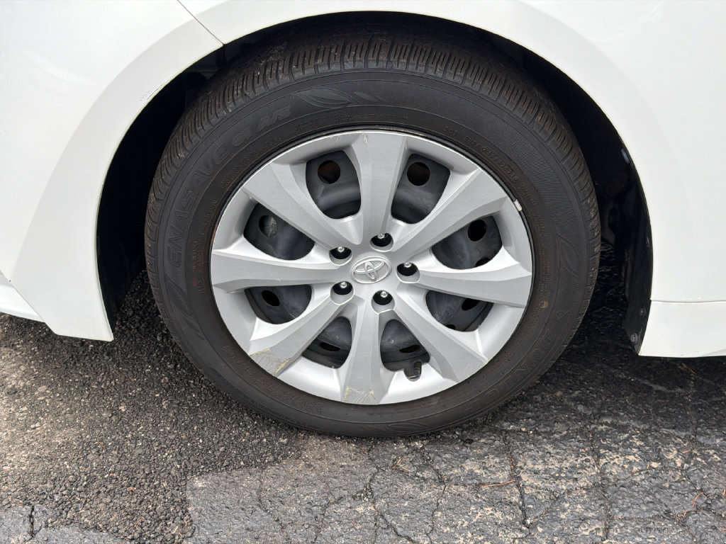 Used 2023 Toyota Corolla LE FWD image 13