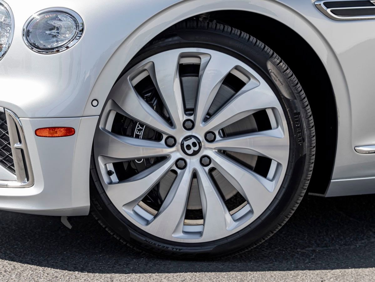 Used 2026 Bentley Flying Spur Plug-In Hybrid AWD/4WD image 6