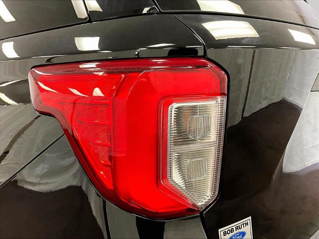 Used 2023 Ford Explorer XLT w/ Equipment Group 202A AWD/4WD image 28
