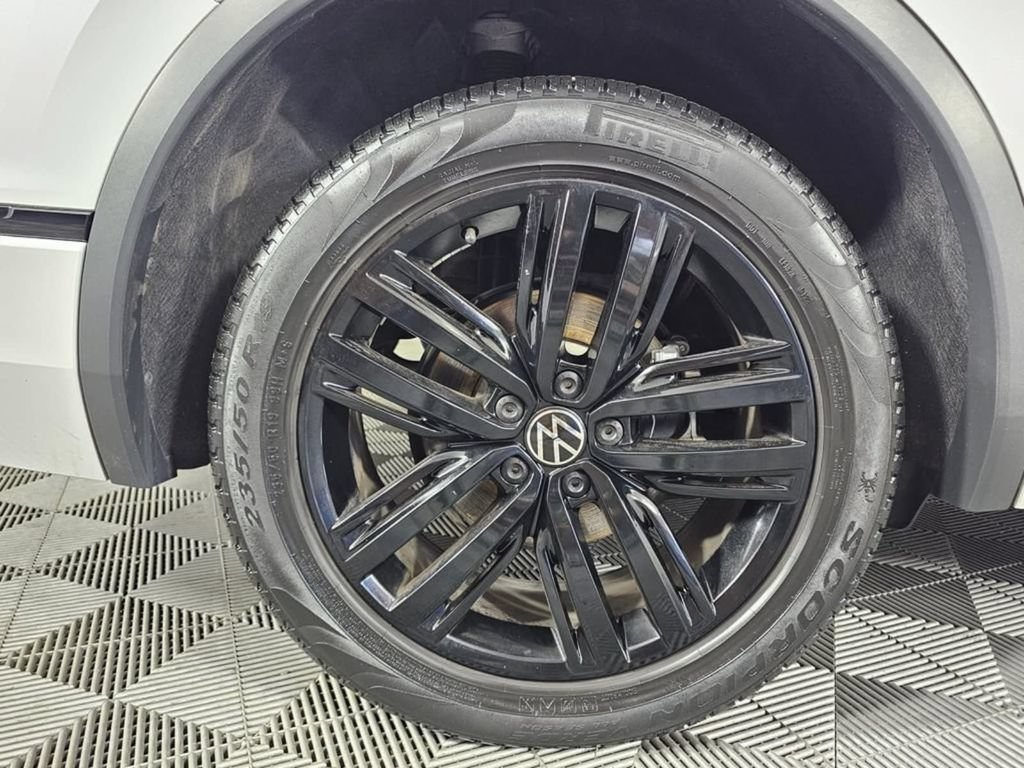 Used 2022 Volkswagen Tiguan SE R-Line AWD/4WD image 9