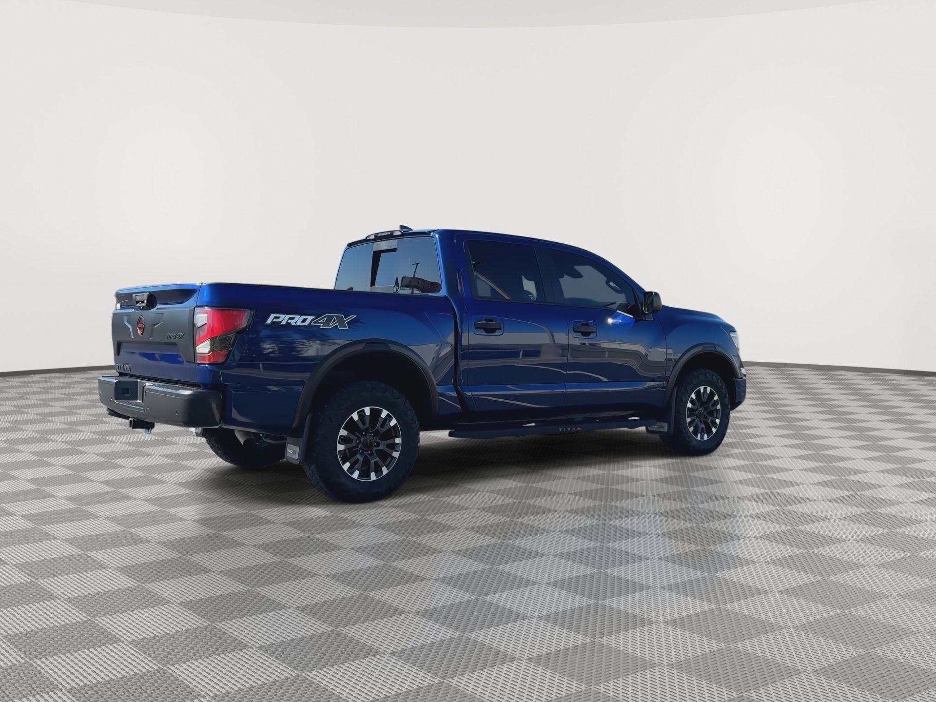 Used 2024 Nissan Titan PRO-4X w/ Pro-4x Utility Package AWD/4WD image 8
