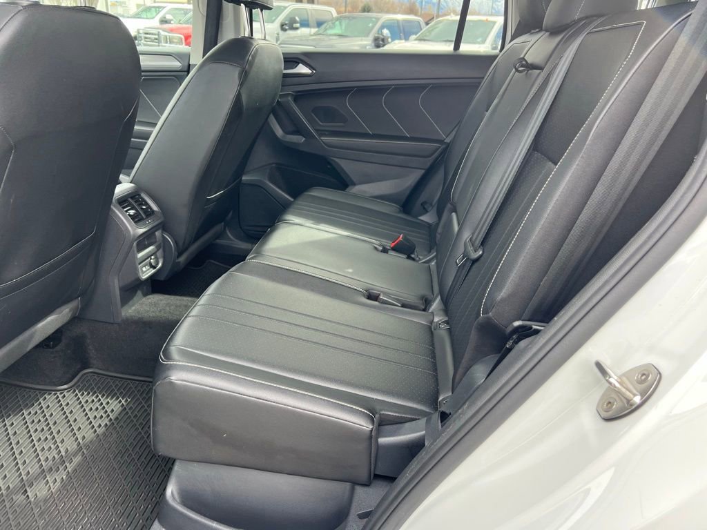 Used 2024 Volkswagen Tiguan SE AWD/4WD image 25