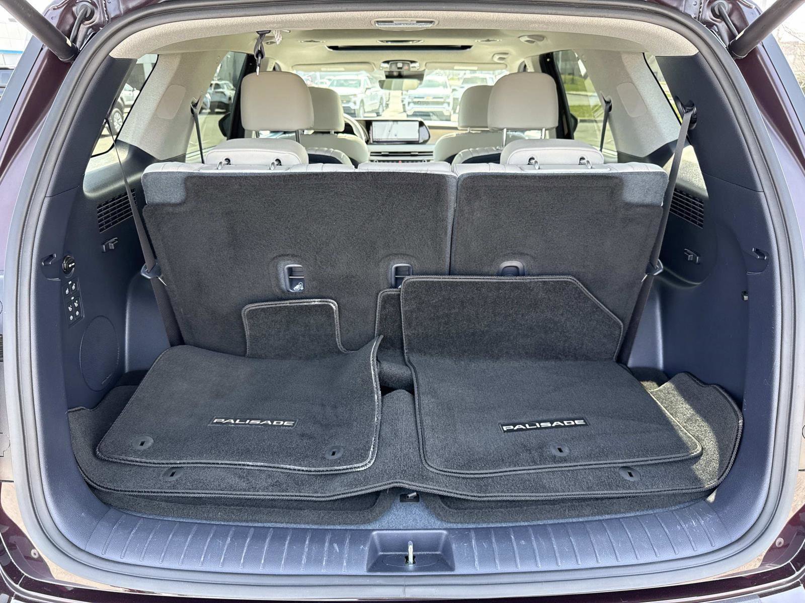 Used 2024 Hyundai Palisade Limited image 21