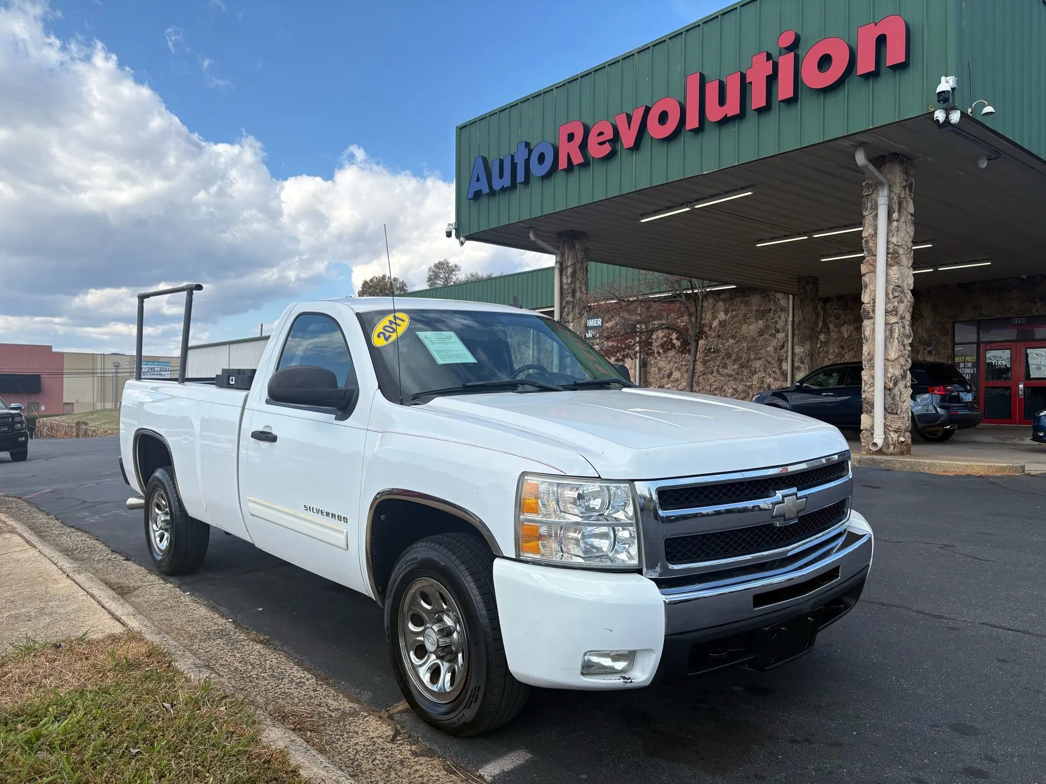 Used 2011 Chevrolet Silverado 1500 LT w/ Interior Plus Package image 1