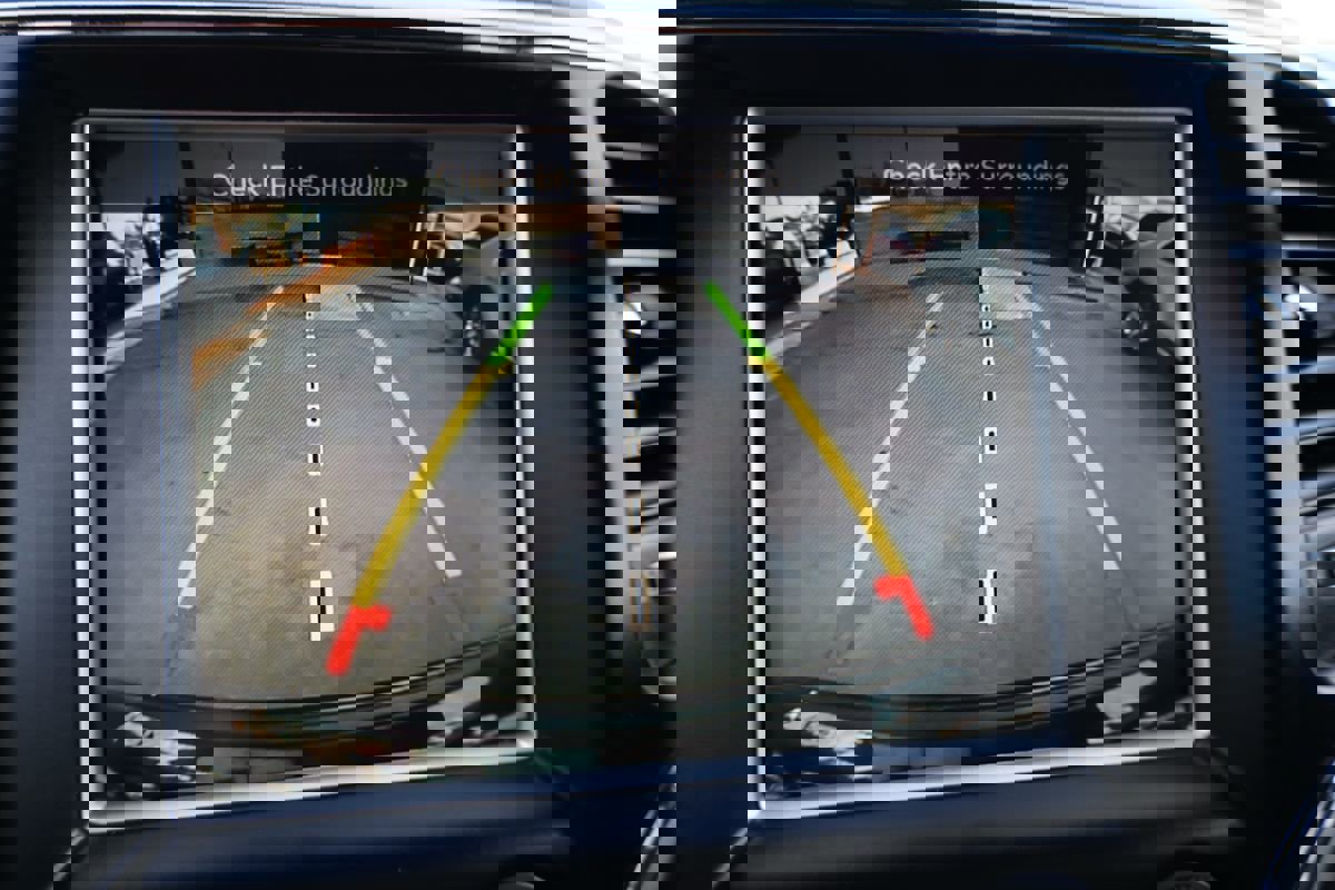 Used 2015 Jeep Grand Cherokee Altitude image 30