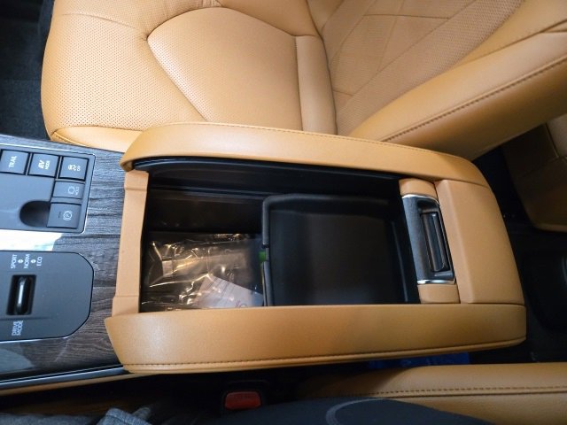 New 2026 Toyota Highlander Platinum image 30