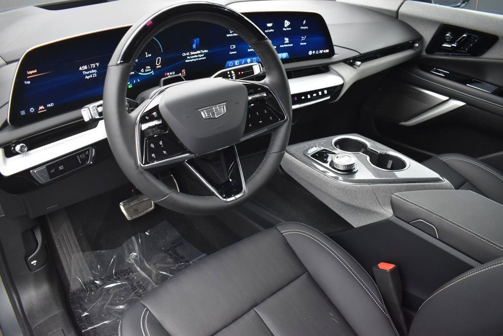 Certified 2025 Cadillac Optiq Sport 2 w/ LPO, Floor Liner Package AWD/4WD image 12