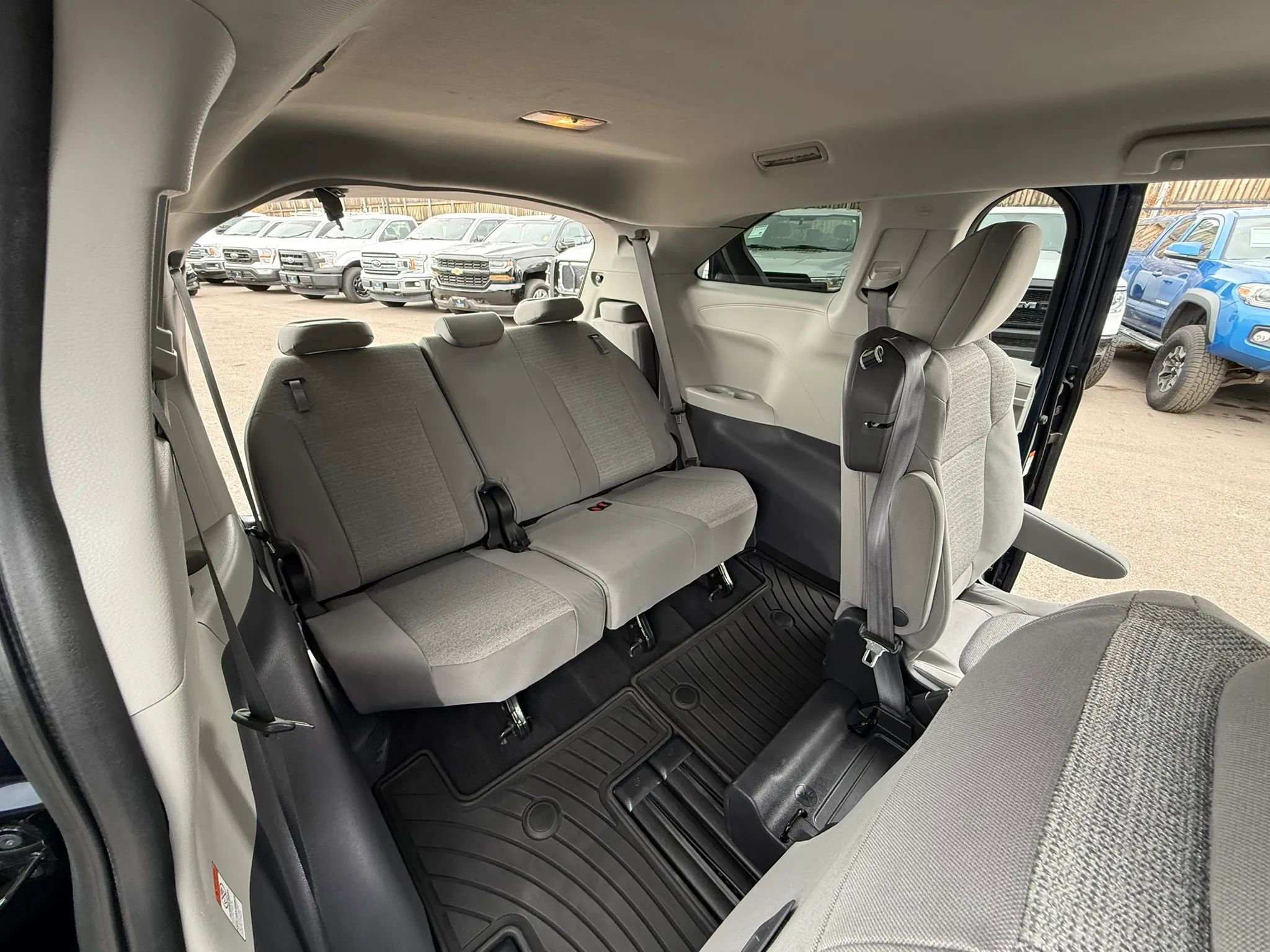 Used 2022 Toyota Sienna LE image 26