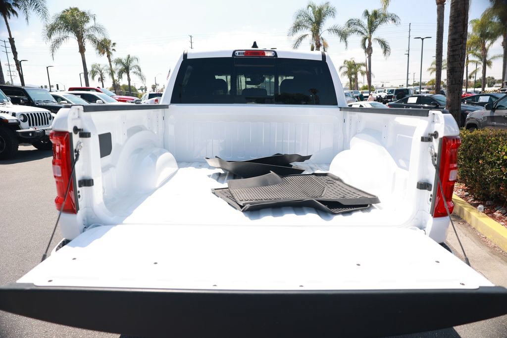 Used 2025 RAM 1500 Big Horn AWD/4WD image 34