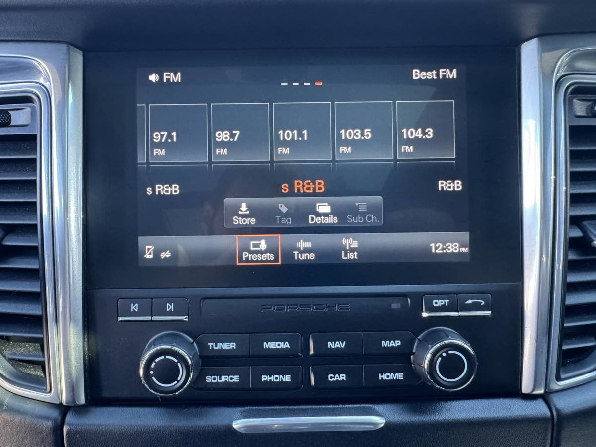 Used 2017 Porsche Macan GTS AWD/4WD image 16