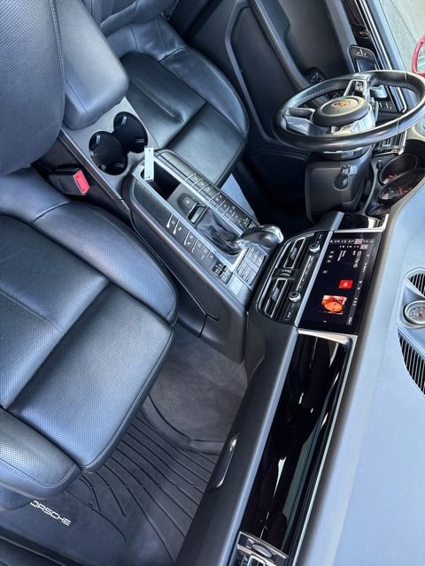 Used 2020 Porsche Macan image 16