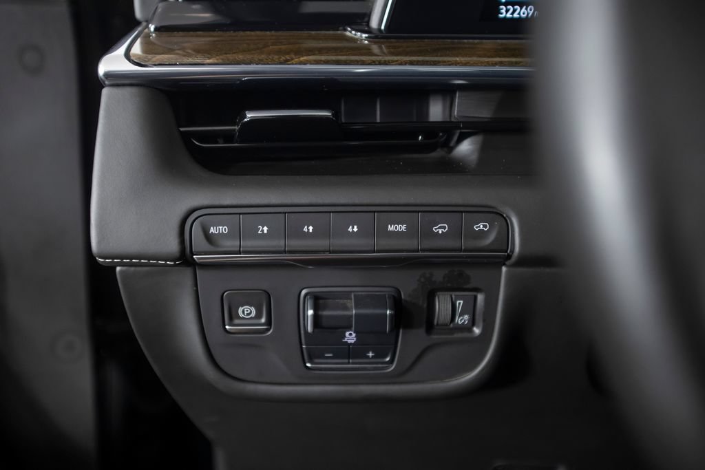Used 2022 Cadillac Escalade Sport Platinum w/ Heavy-Duty Trailer Package AWD/4WD image 48