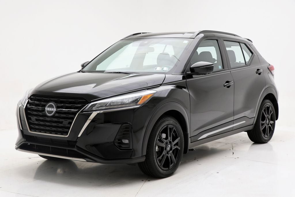 Used 2024 Nissan Kicks SR image 2