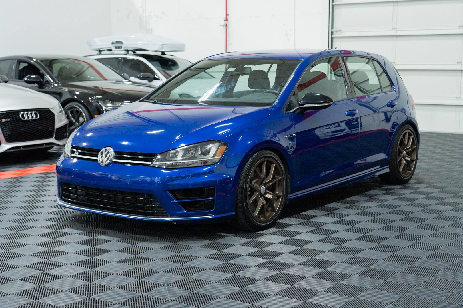 Used 2015 Volkswagen Golf R 4-Door AWD/4WD image 3