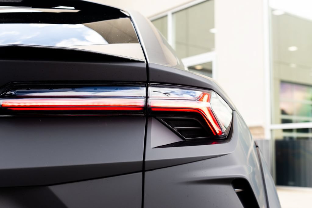 Used 2022 Lamborghini Urus AWD/4WD image 18