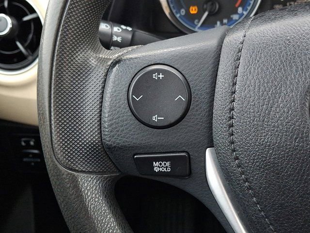 Used 2018 Toyota Corolla LE w/ LE Premium Package w/Moonroof image 26