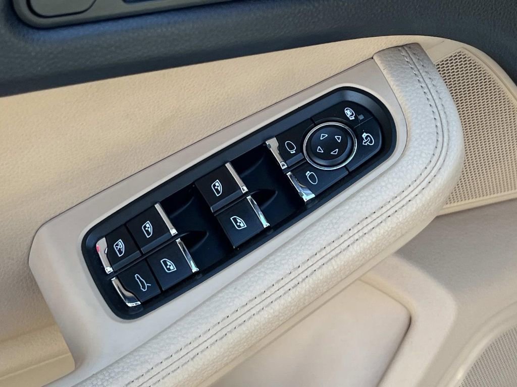 Used 2019 Porsche Macan S image 13