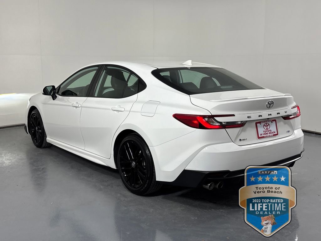 Used 2025 Toyota Camry SE w/ Convenience Package FWD image 4