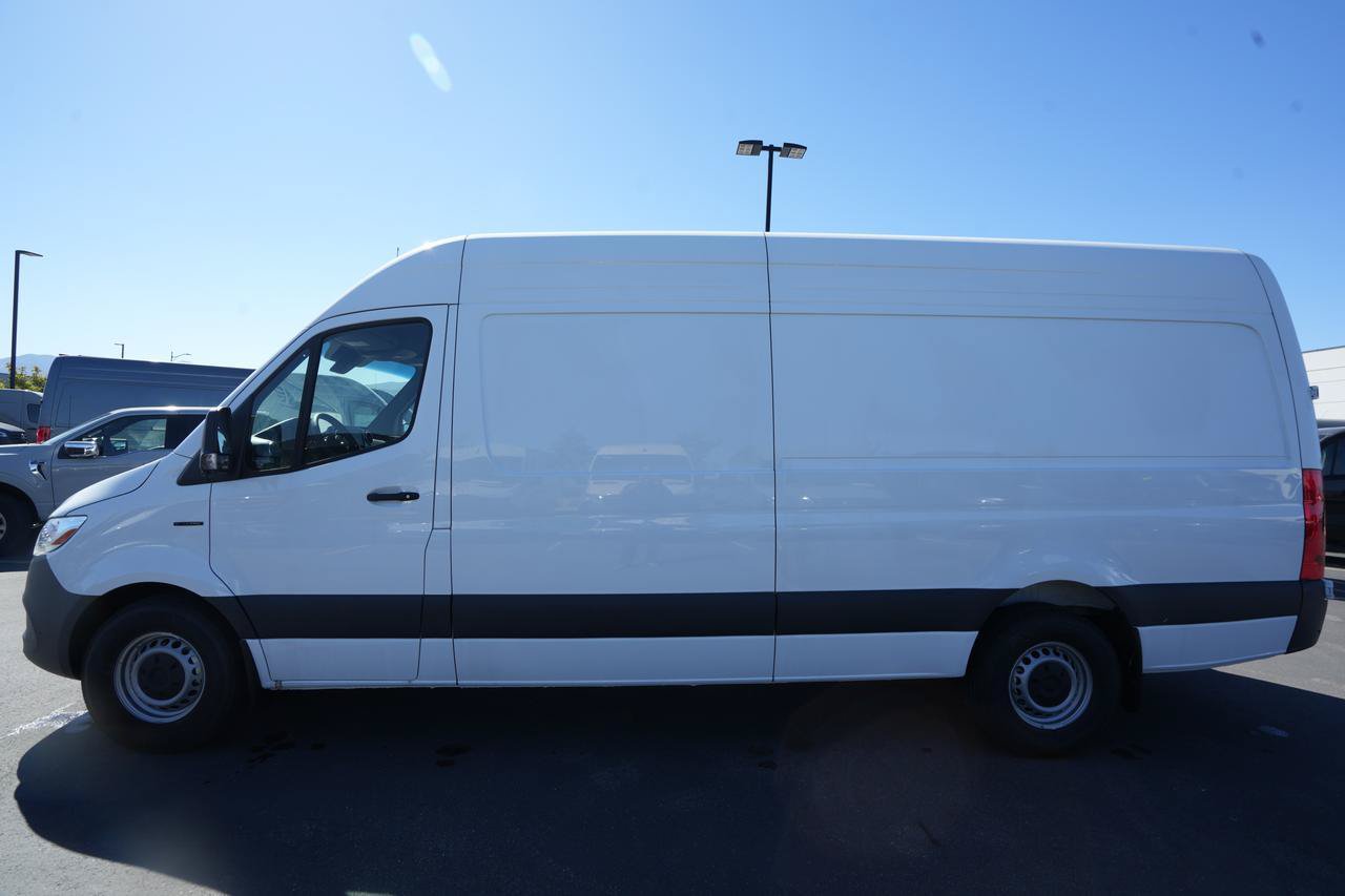 New 2025 Mercedes-Benz eSprinter 170 Cargo image 4