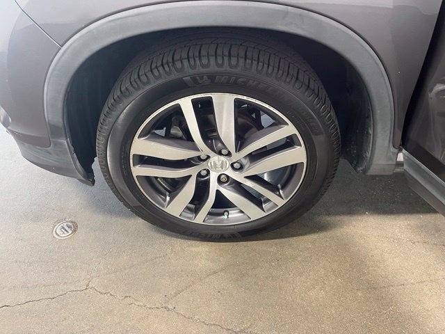 Used 2017 Honda Pilot Touring image 31