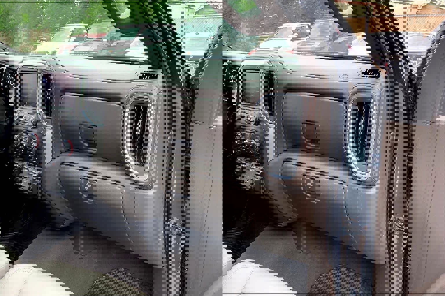 Used 2020 Chevrolet Silverado 1500 LT w/ Texas Edition RWD image 18