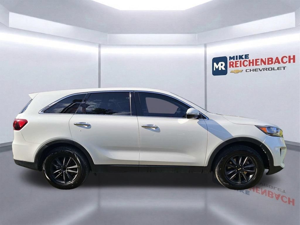 Used 2020 Kia Sorento FWD V6 video 3