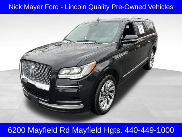 Used 2024 Lincoln Navigator L 4WD image 3