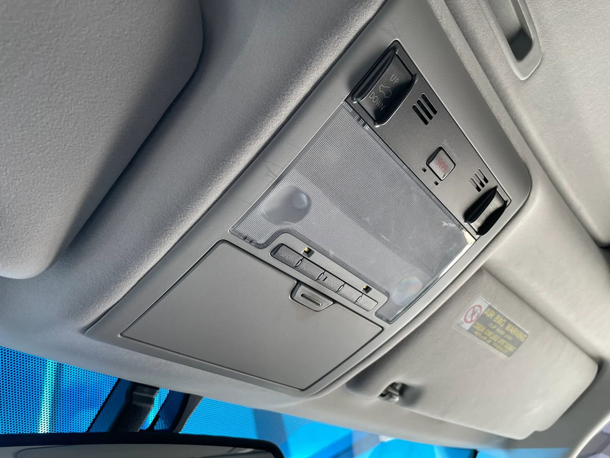 Used 2013 Lexus LX 570 4WD w/ Luxury Pkg image 17