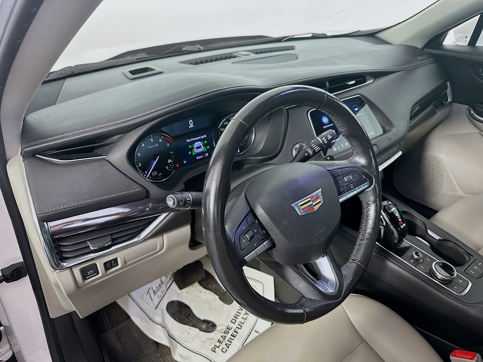 Used 2020 Cadillac XT4 Luxury w/ Cold Weather Package AWD/4WD image 9
