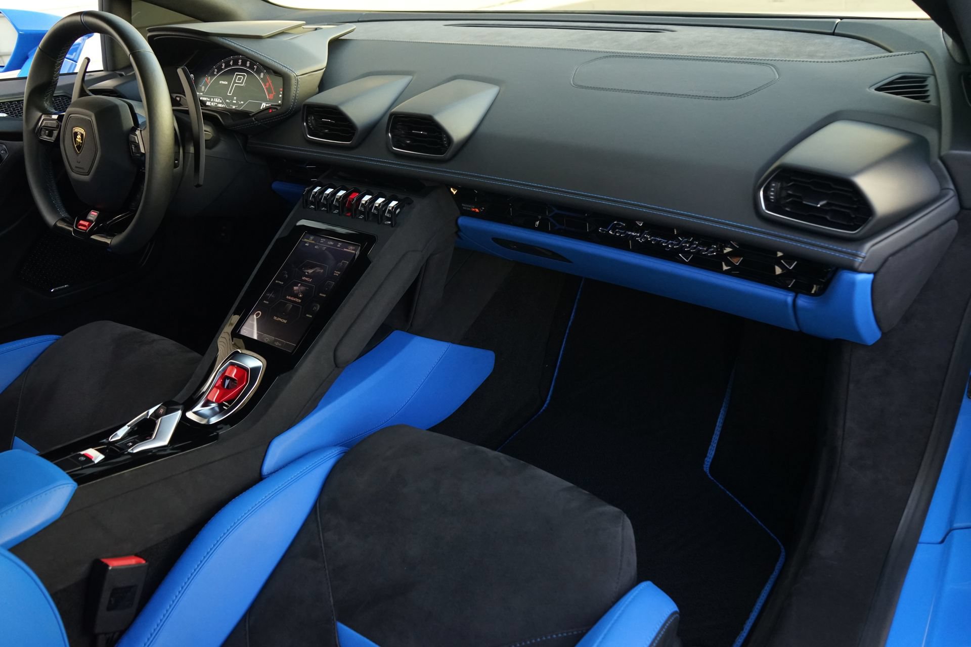 Used 2024 Lamborghini Huracan Tecnica RWD image 12
