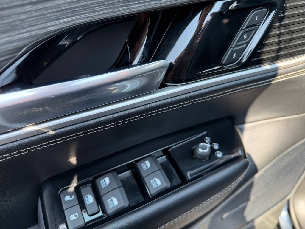 Used 2022 Jeep Wagoneer Series II AWD/4WD image 29