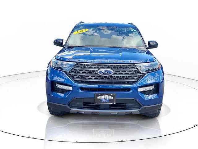 Used 2023 Ford Explorer XLT w/ Equipment Group 202A RWD image 2