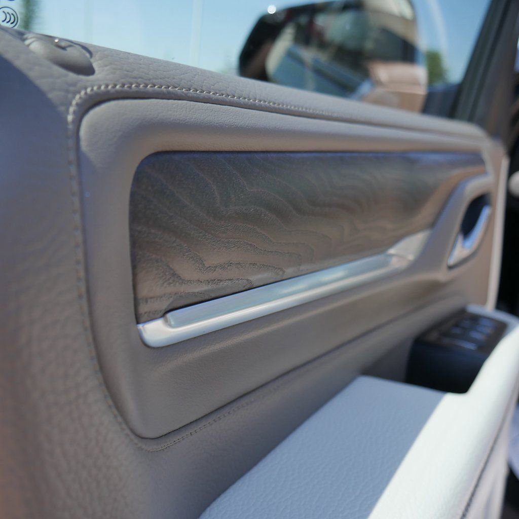 Used 2023 GMC Yukon XL Denali image 86