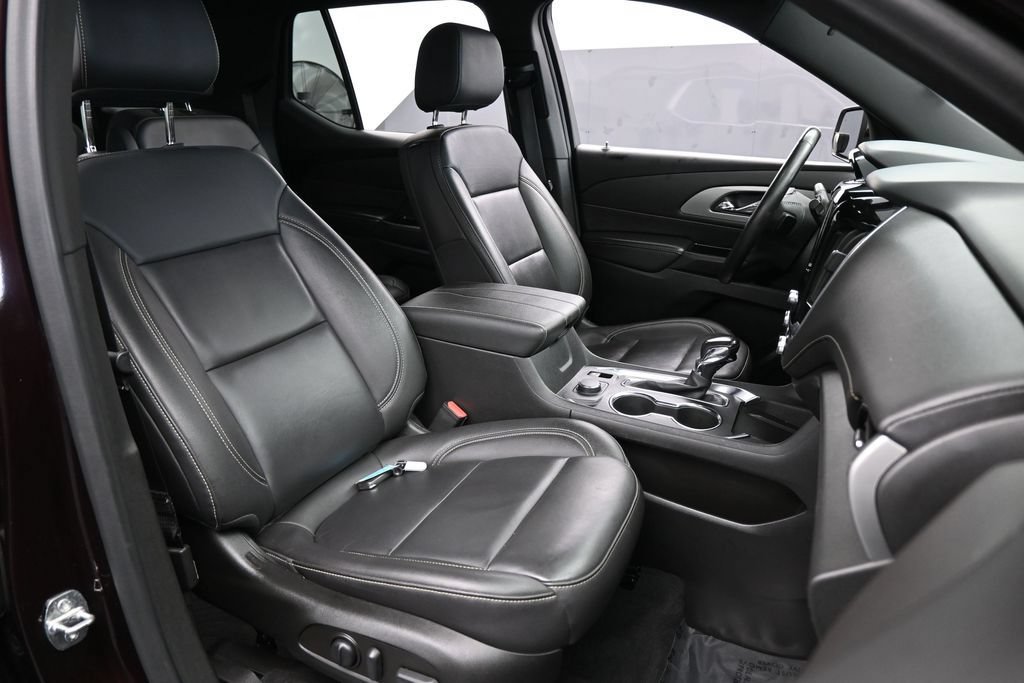 Used 2022 Chevrolet Traverse LT w/ LPO, Floor Liner Package FWD image 50