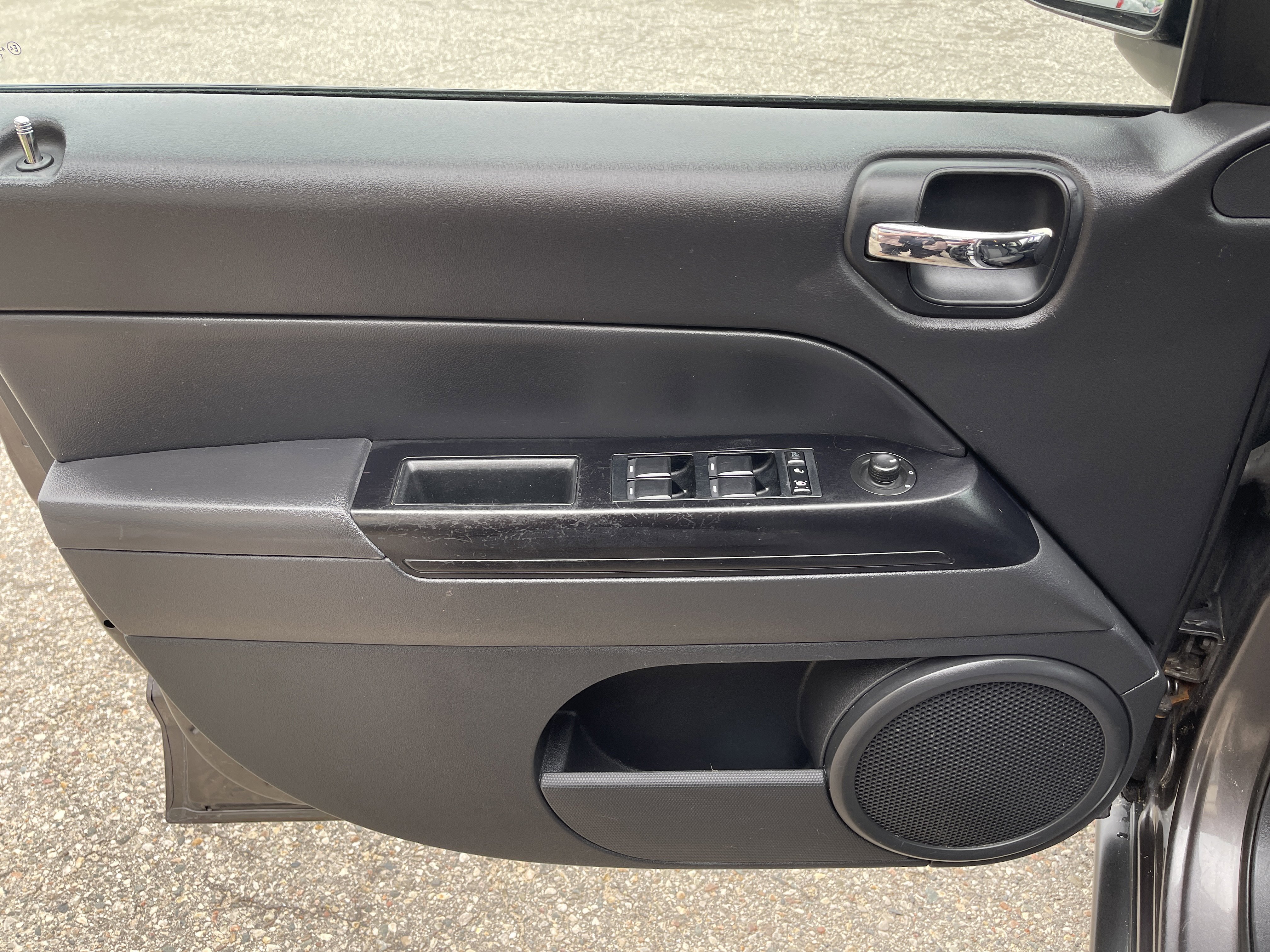 Used 2014 Jeep Compass Sport w/ Power Value Group image 13