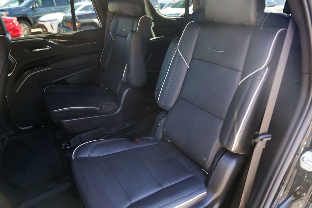 Used 2022 Cadillac Escalade Premium Luxury image 26