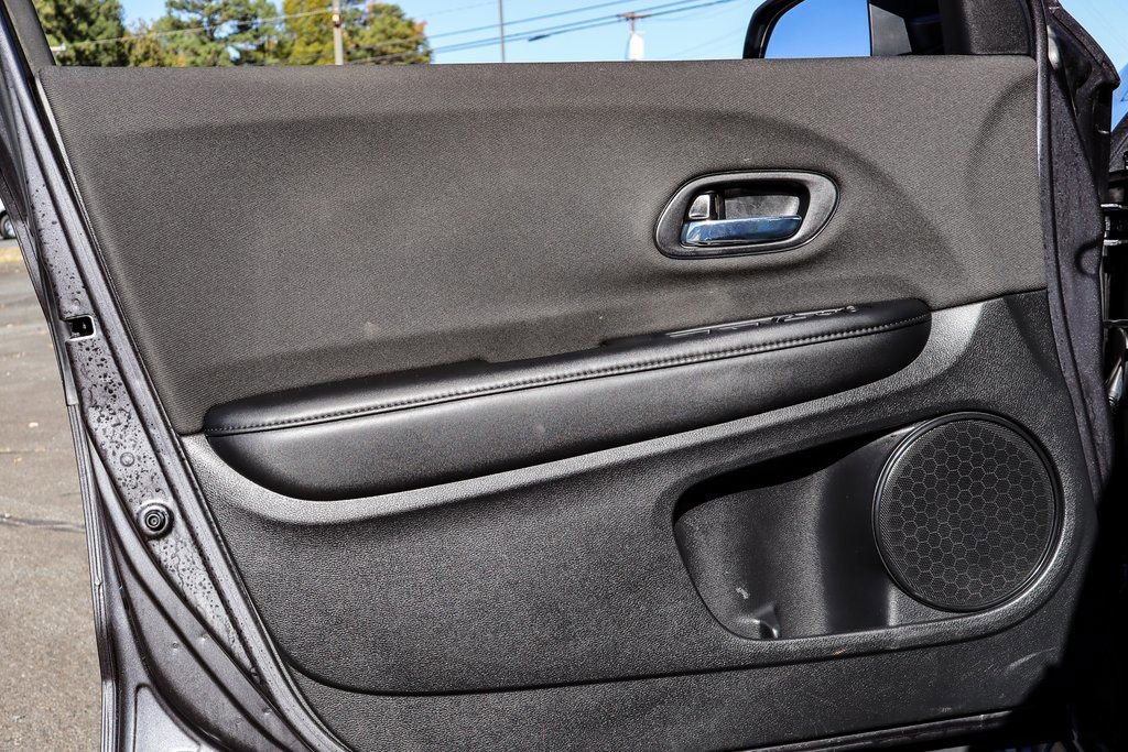 Used 2020 Honda HR-V Sport image 32