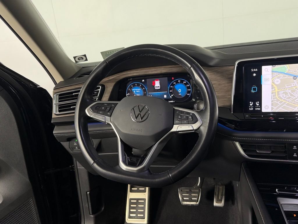 Used 2024 Volkswagen Atlas SEL Premium R-Line image 17