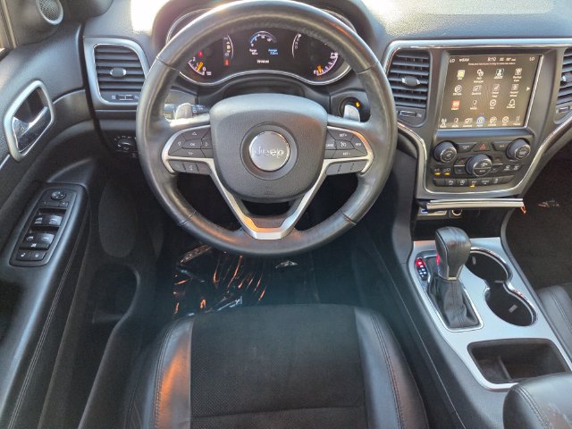 Used 2017 Jeep Grand Cherokee Altitude AWD/4WD image 12