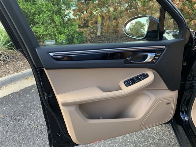 Used 2021 Porsche Macan image 17