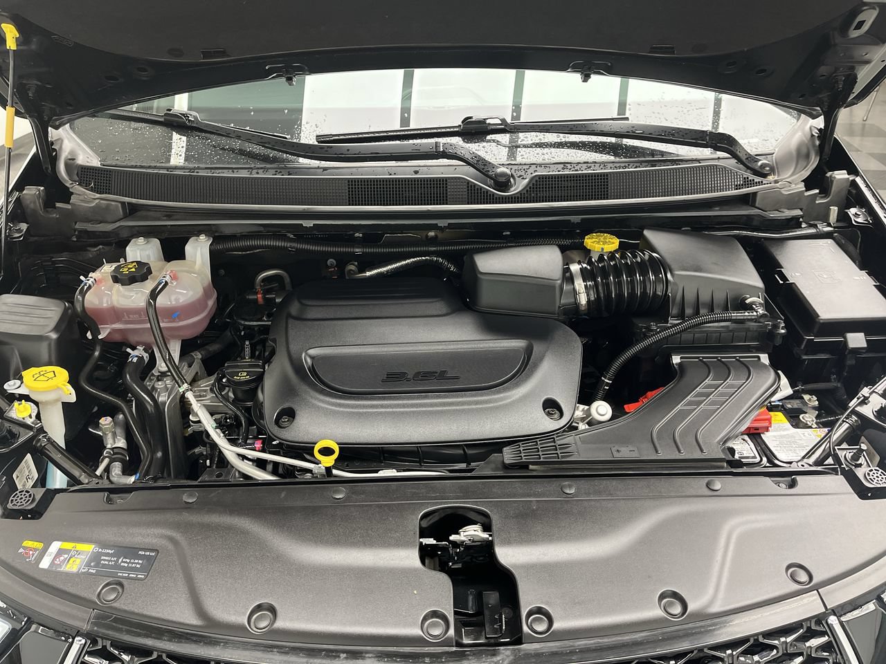 Used 2025 Chrysler Pacifica Select FWD image 28