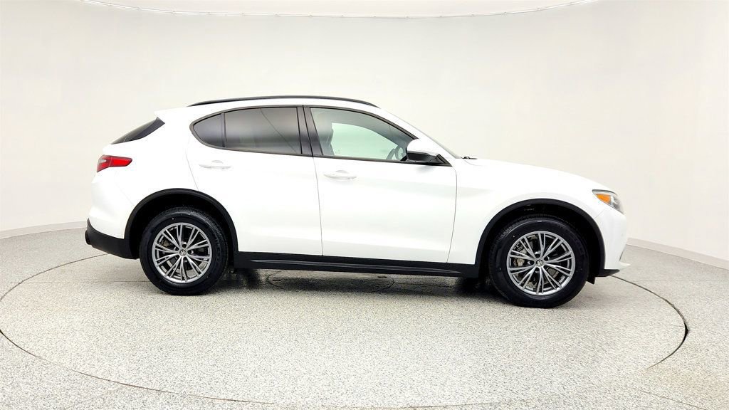 Used 2022 Alfa Romeo Stelvio Sprint image 4