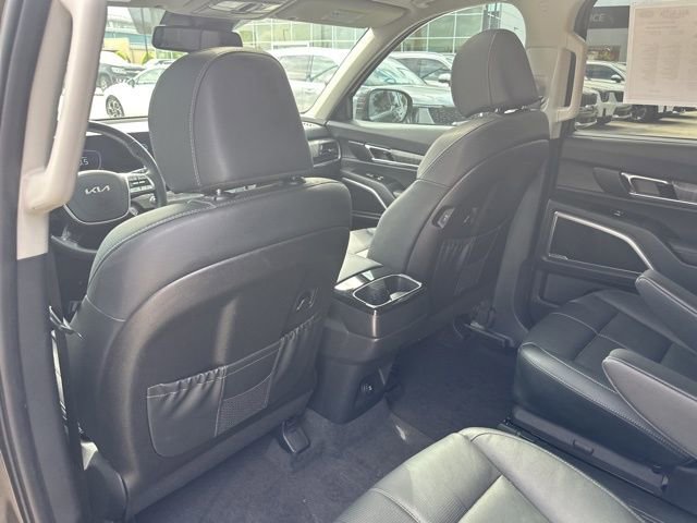 Used 2025 Kia Telluride EX w/ EX Captain's Chair Package FWD image 25