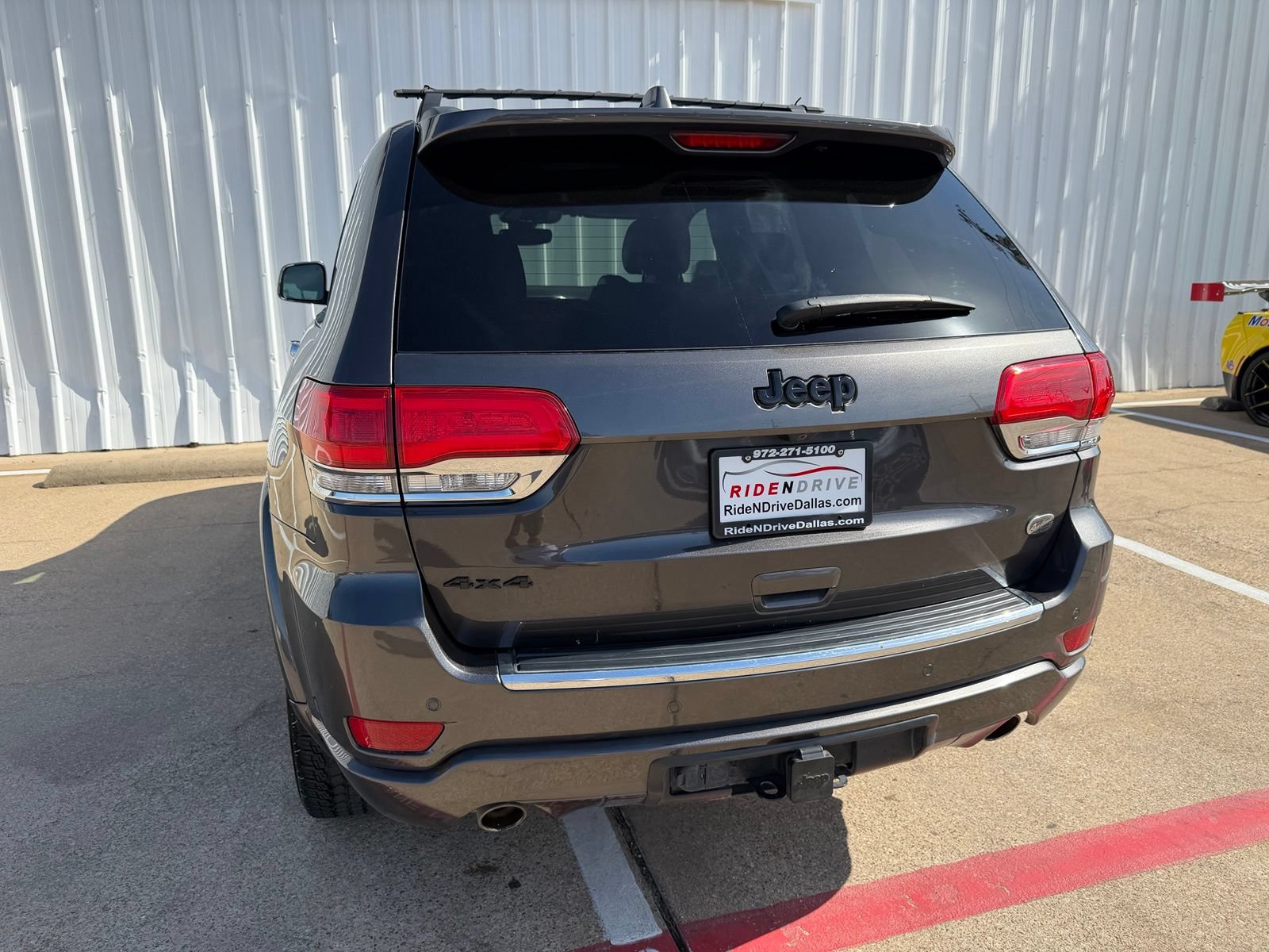 Used 2018 Jeep Grand Cherokee Overland AWD/4WD image 5