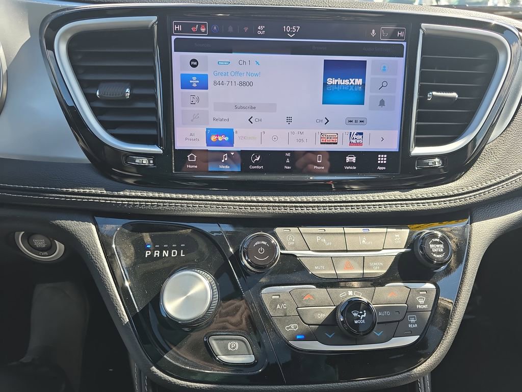 Used 2025 Chrysler Pacifica Limited FWD image 22