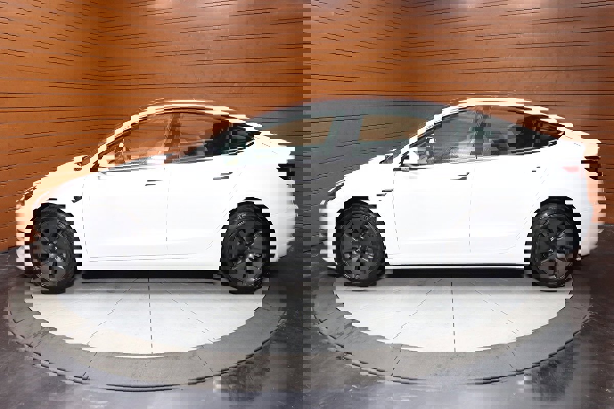 Used 2023 Tesla Model 3 Standard Range RWD image 9