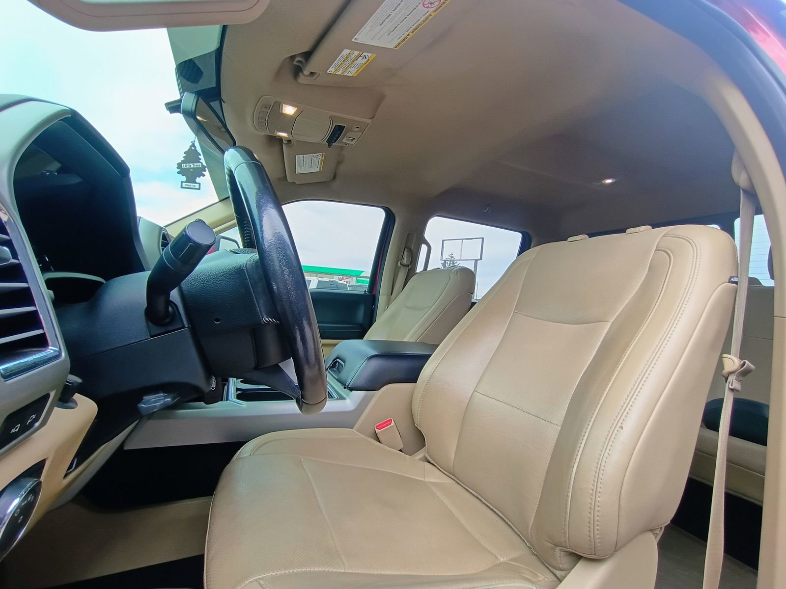 Used 2017 Ford F350 Lariat w/ Lariat Value Package AWD/4WD image 7
