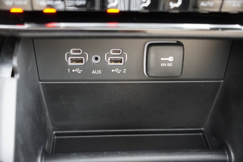 Certified 2024 Jeep Grand Cherokee Limited w/ MOPAR Finishing Package image 32